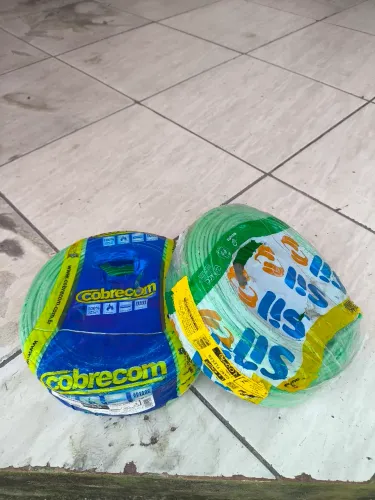 Vendo 2 peças de fio 4 milímetros da sil