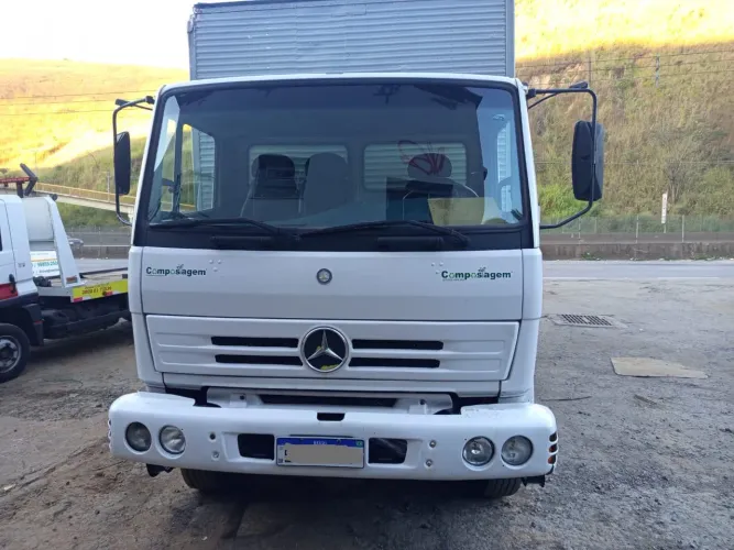 Bau Mercedes 1215C com Rampa 