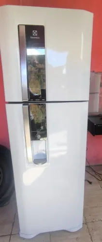 Geladeira Electrolux frost free funcionando perfeitamente