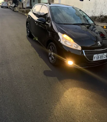 Peugeot 208 Allure 1.5 Flex 8V 5P 2014
