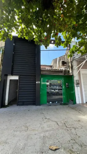 Alugo excelente ponto comercial na Alcindo Cacela próximoà Unama