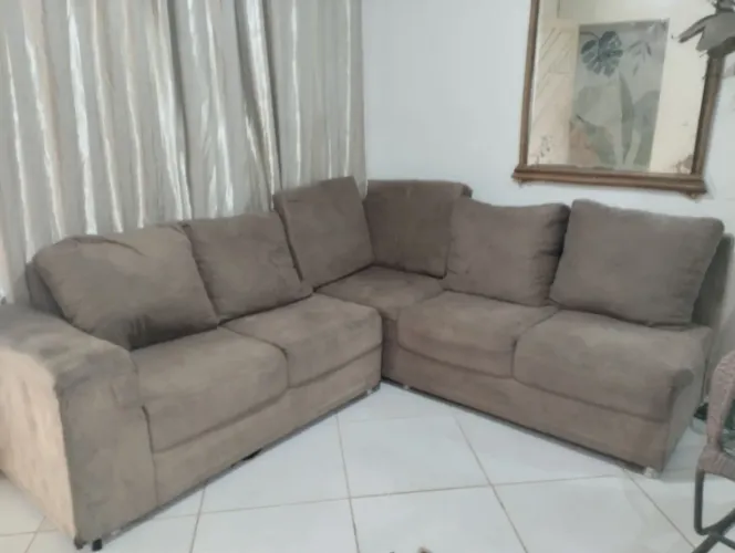 Sofá em L marrom