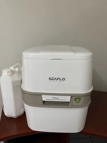 Seaflo: Vaso sanitário químico portátil