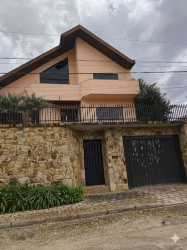 Casa com 5 Quarto(s) e 4 banheiro(s) para Alugar, 376 m² por R$ 14444 / Mês