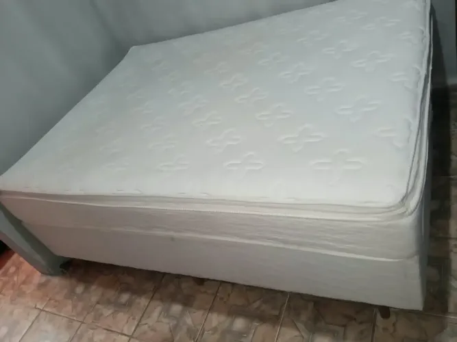 Vendo cama box casal