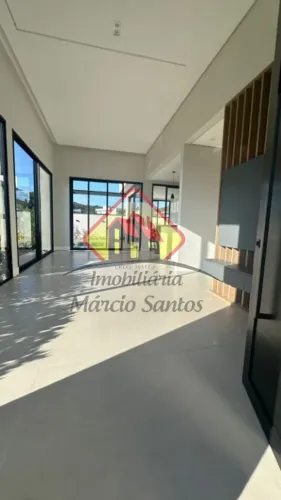 Venda de Casas / Alto Padrão na cidade de Taubaté