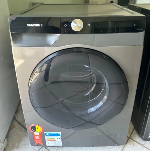 Lava e seca Samsung 11 KG WD11T 