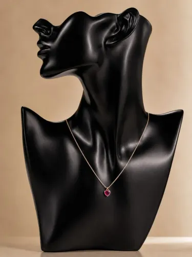 cordão de ouro 18 k<br>DISPONÍVEL ?<br>peso 1.0 só em ouro<br>T:45 cm <br>valor:750,00 RS?