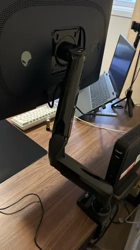 Suporte para monitor articulado ELG