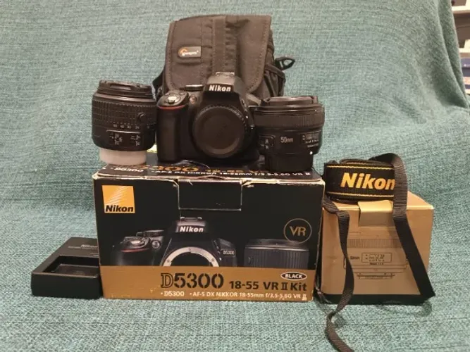 Nikon D5300 - Apenas 13.212 Cliques | Estado de Nova | Kit Completo