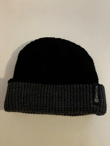 Touca gorro Invictus 