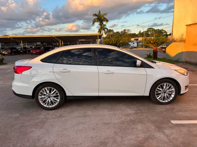Ford Focus Fastback Se/se Plus 2.0 Flex Aut. 2016