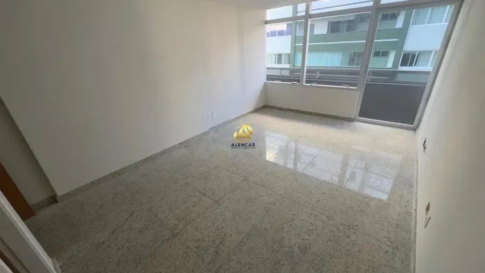 Sala Comercial Cerca de 30m² na Praia da Costa Localização Estratégica