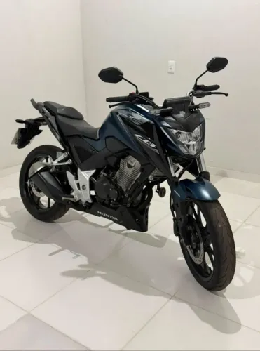 Vendo ou troco Twister por moto menor 