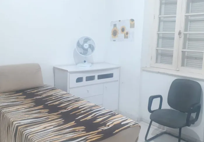 QUARTO SOLTEIRO P/HOMENS, VALOR R$ 780,00 (tudo incluso)
