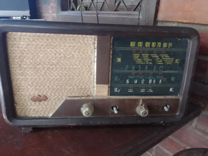 Rádio antigo vintage