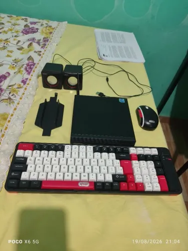 Mini PC LENOVO M70q 