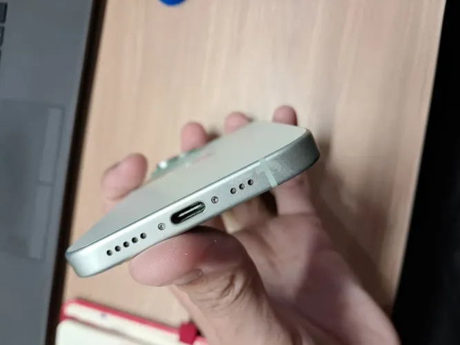 Iphone 15 - 128GB