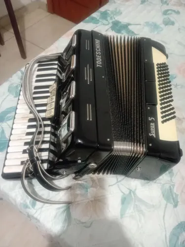 Acordeon Todeschini 80 baixos
