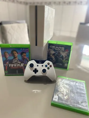 XBOX ONE 500 gb com jogos e controle-Envio olx pay