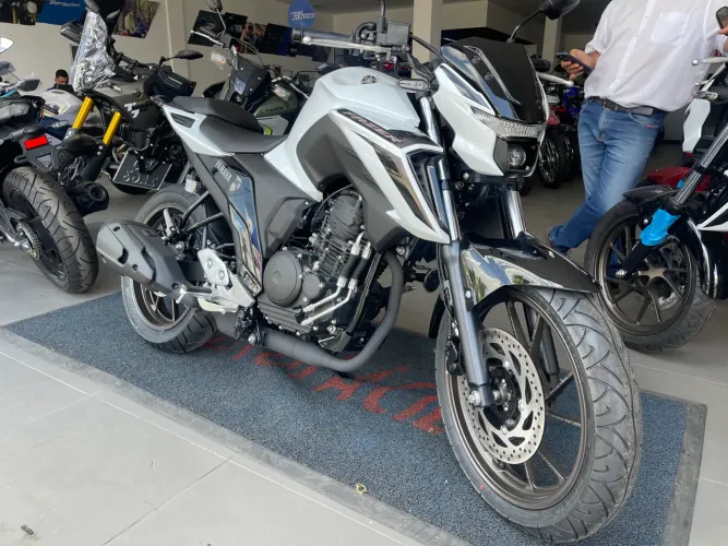 FZ25 2026 Zera