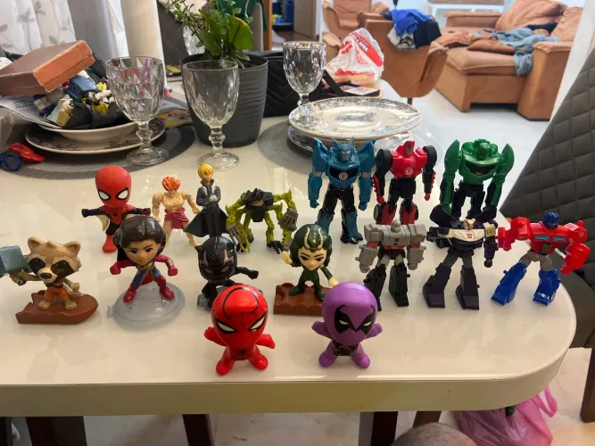 Lote de brinquedos 16