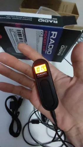 Radinho FM Digital recarregável 