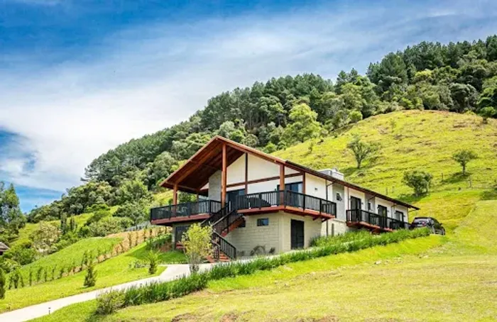Casa com 4 dormitórios à venda, 290 m² por R$ 2.250.000,00 - Invernadinha - Rancho Queimad