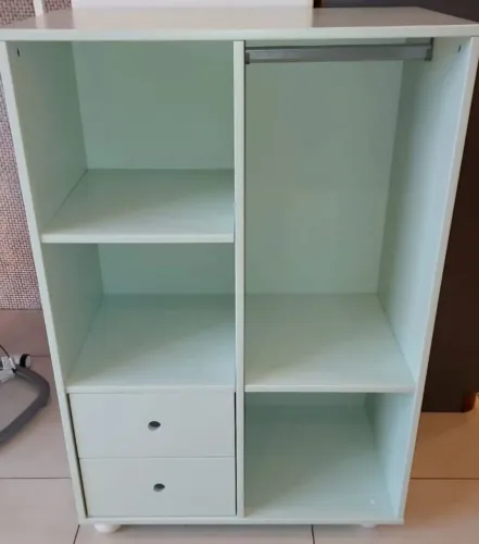 Armário montessoriano