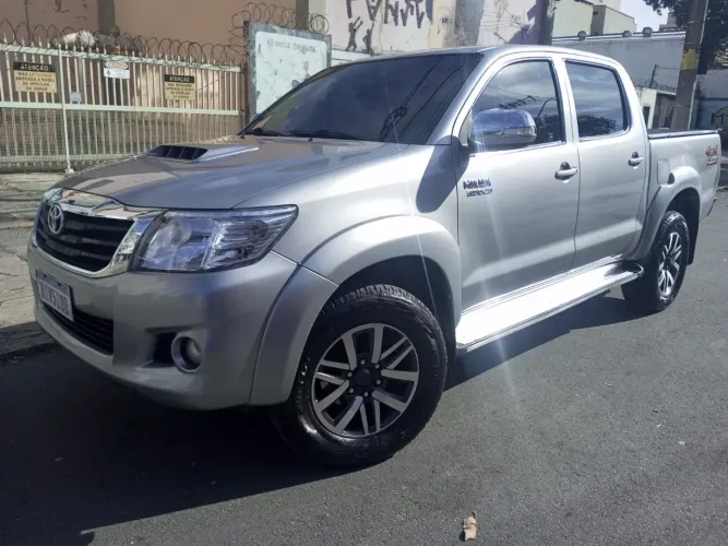 Toyota Hilux CD SRV D4-d 4X4 3.0 TDI Diesel AUT 2015