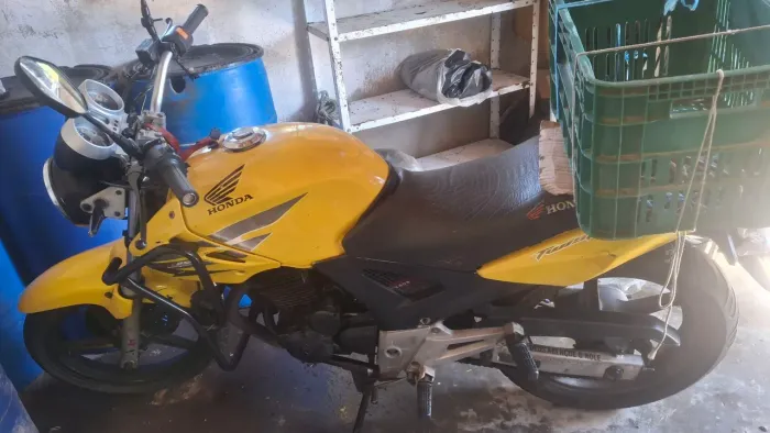 Vendo Honda twister 2007 ou troco por carro 