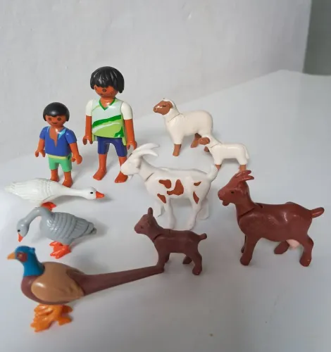 Playmobil Figuras Diversas (Preço Negociável Levando + Peças)