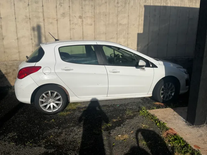 Peugeot 308 Allure 1.6 Flex 16V 5P Mec. 2013