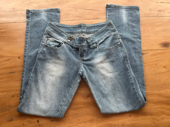 calça jeans y2k cintura baixa strass