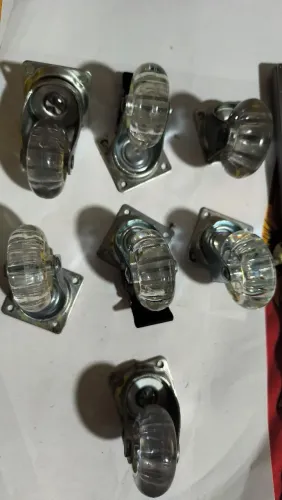 Kit com 10 rodas giratória transparentes para móveis