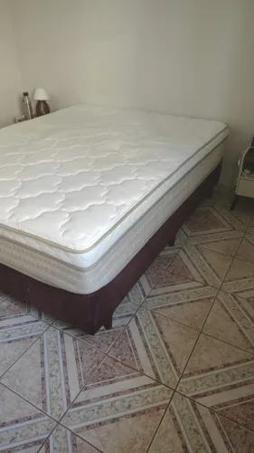 Colchão Queen 1,98m x 1,58 usado - em excelente estado Sleep House