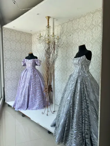 Vende -se vitrine móvel em MDF 
