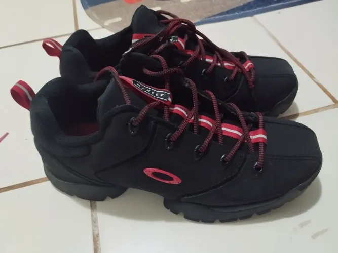 Bota Oakley Flak 365 lite.