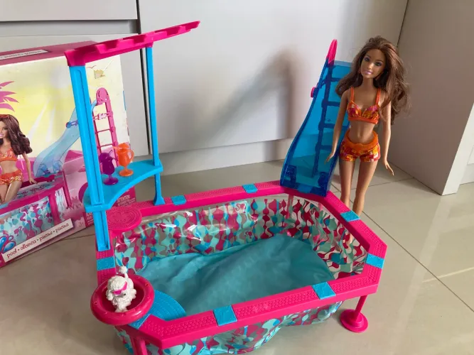 Piscina Barbie + Boneca