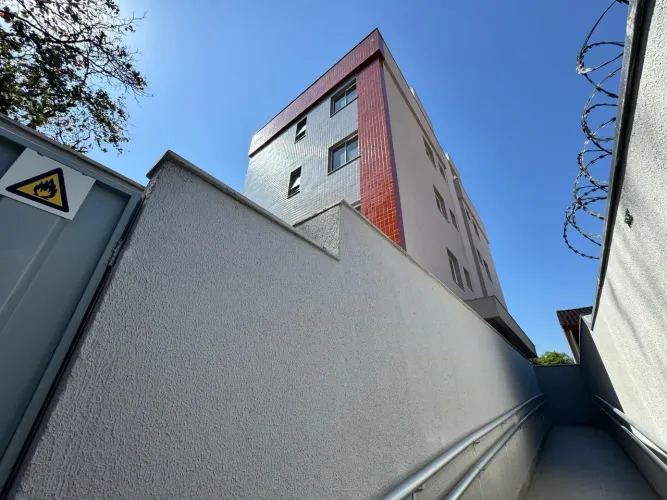 COBERTURA COM DUAS VAGAS DE GARAGEM - SANTA MÔNICA