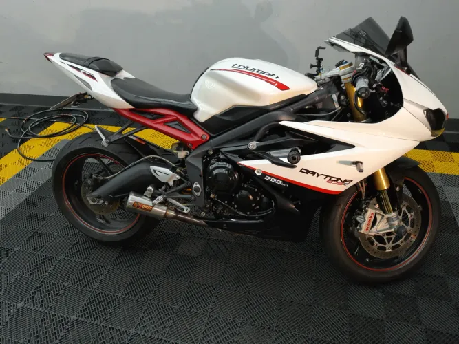 Triumph - Daytona 675R ABS