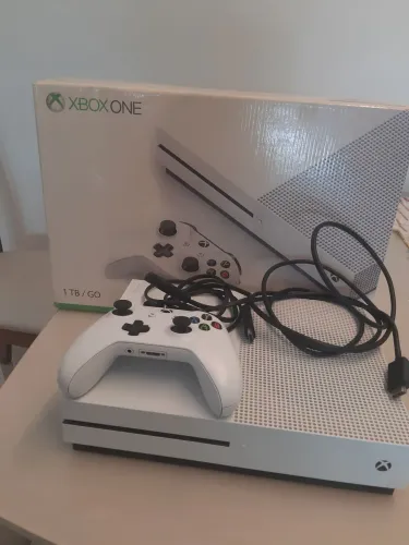 XBOX ONE S  1T  4 K ULTRA HD