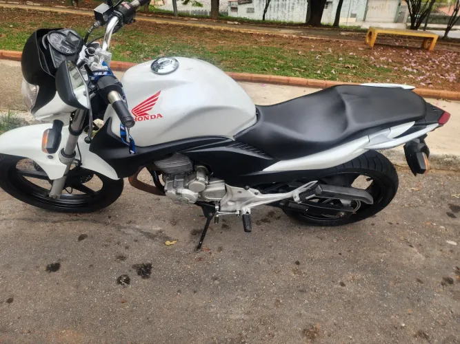 Honda CB 300 Troco por Carro