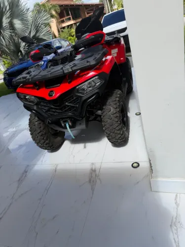 Quadriciclo c force 520