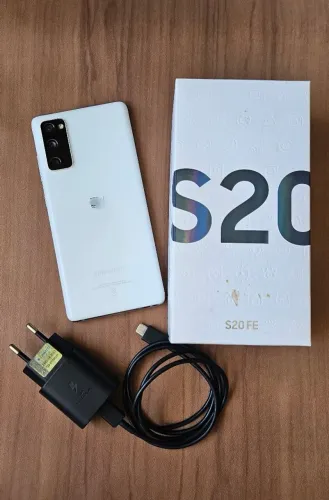 Celular Samsung Galaxy S20 FE 5G Branco - 128GB