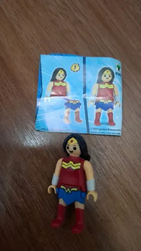 Kinder Playmobil mulher maravilha