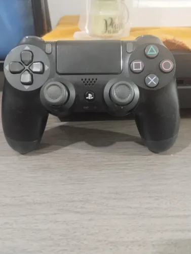 Controle de ps4 original com detalhe