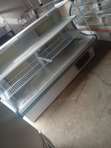 Balcão gelado tamanho 1, 75 marca Gelopar motor original funcionando perfeitamente l