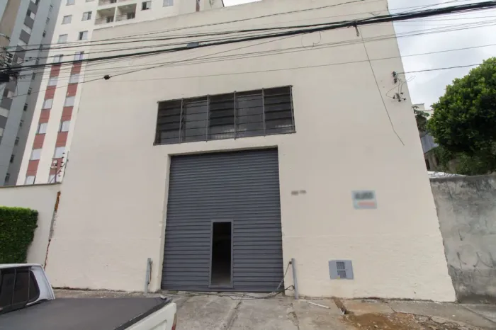 Galpão na Rua Engenheiro Guilherme Cristiano Frender, 100 500 m²