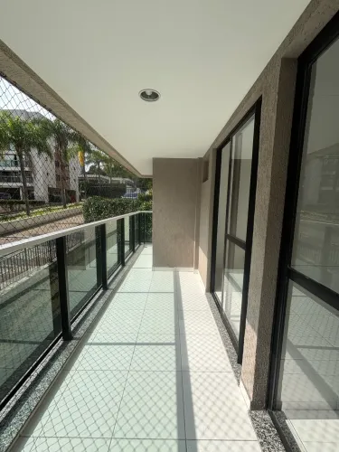 Alugo ótimo apartamento no Condomínio Contemporâneo Design Resort - Estrada da Cachamorra